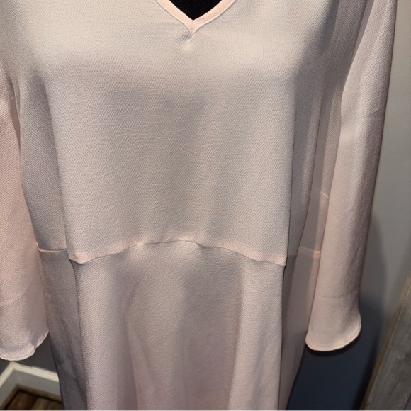 NWT Melissa McCarthy Seven7 Plus Bell Sleeve Sheer Tunic Blouse Soft Pink 1X - Picture 5 of 10